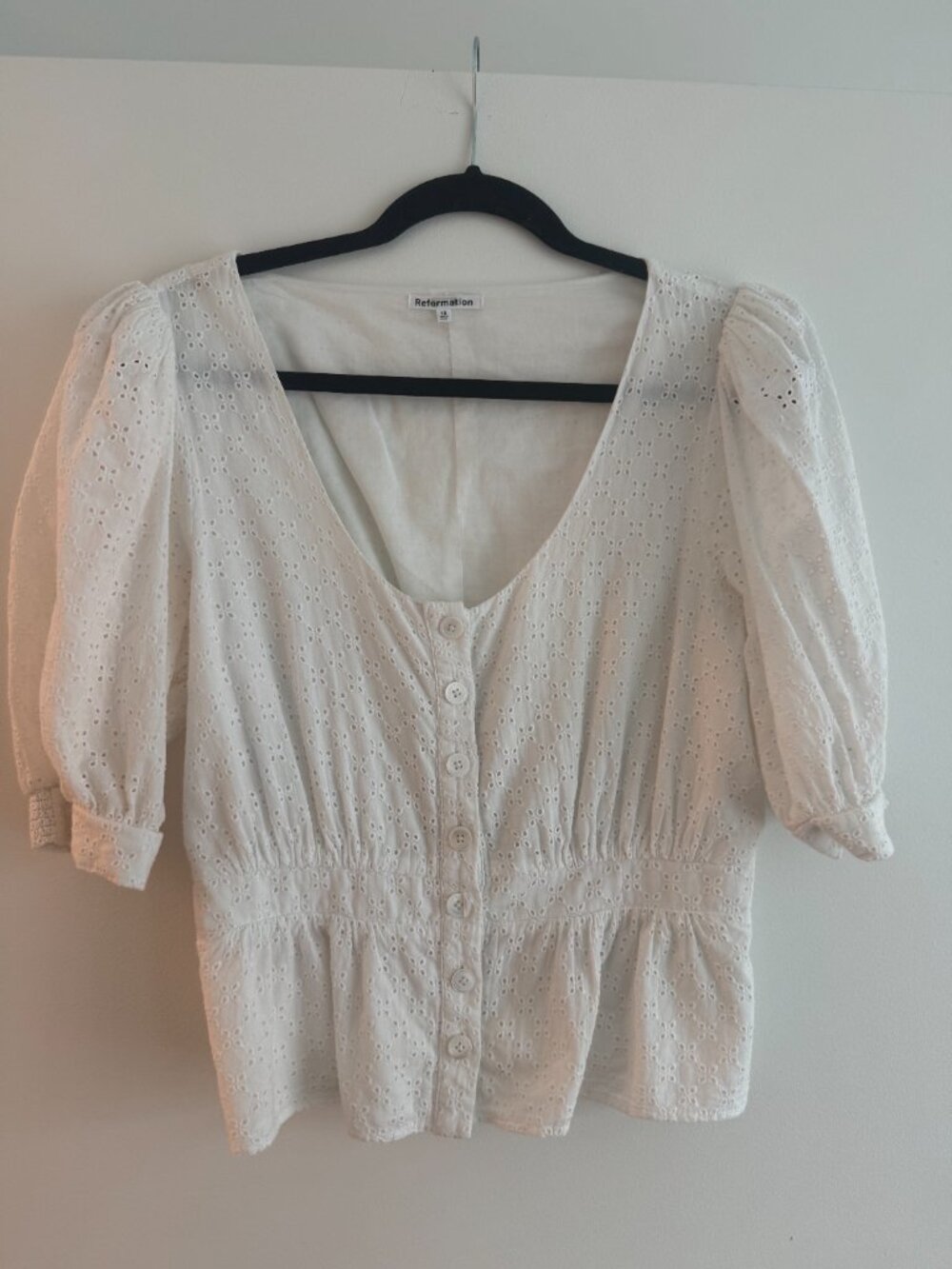 Reformation White Eyelet Fitted Blouse Puff Sleeve Button Front (Size 10)